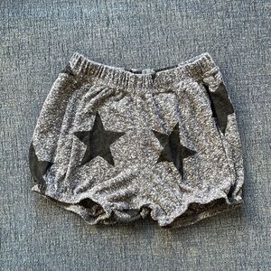 NUNUNU unisex star shorts gray and black 18-24m